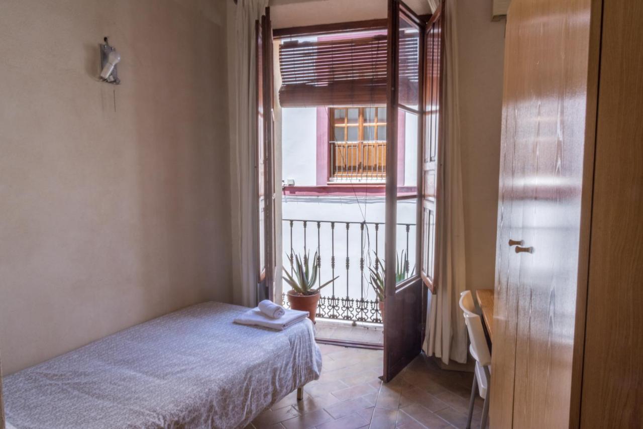 Alameda Rooms Sevilla Bagian luar foto